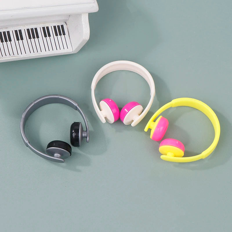 BubuCentral Mini Headphones Set (5 pcs) | 1:12 Dollhouse Accessories for Dolls & Mini Figures – Tiny Earphones Decoration Props
