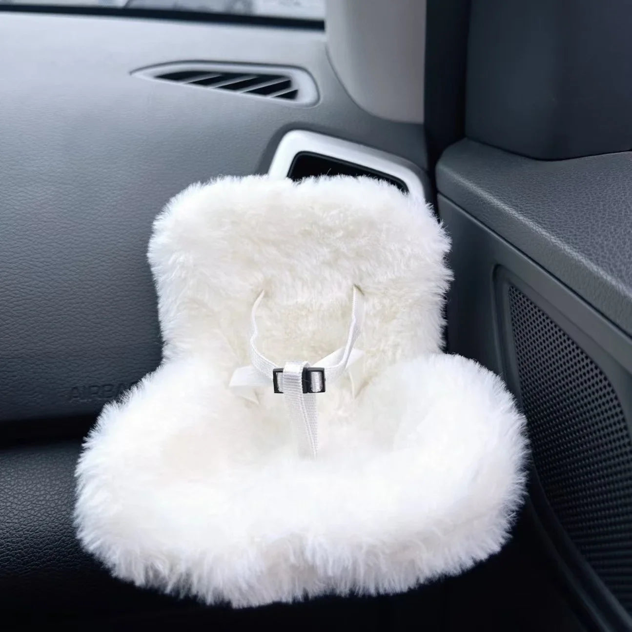 BubuCentral Mini Plush Safety Seat | Cute Car Display Chair for 15–17 cm Collectible Dolls – Kawaii Display & Air Freshener Accessory (No Doll)